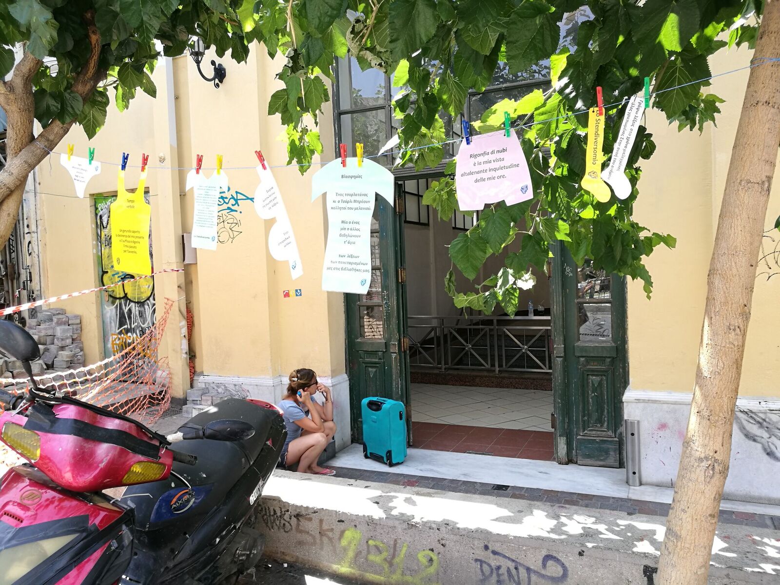 Monestiraki giorno
