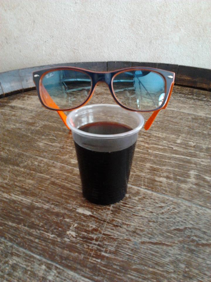 occhiali e vino