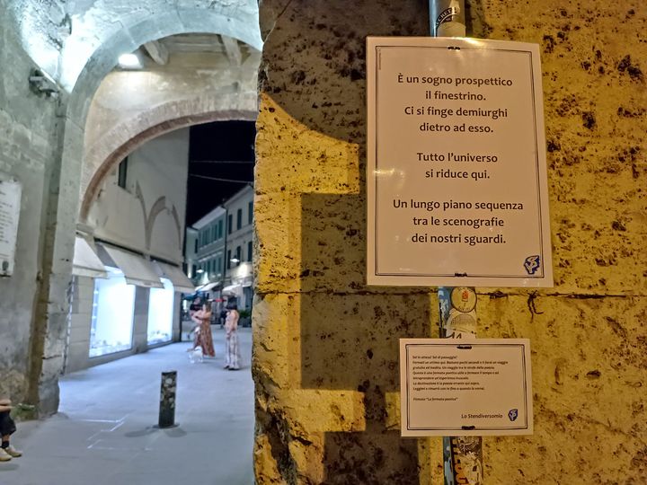 La notte porta poesia