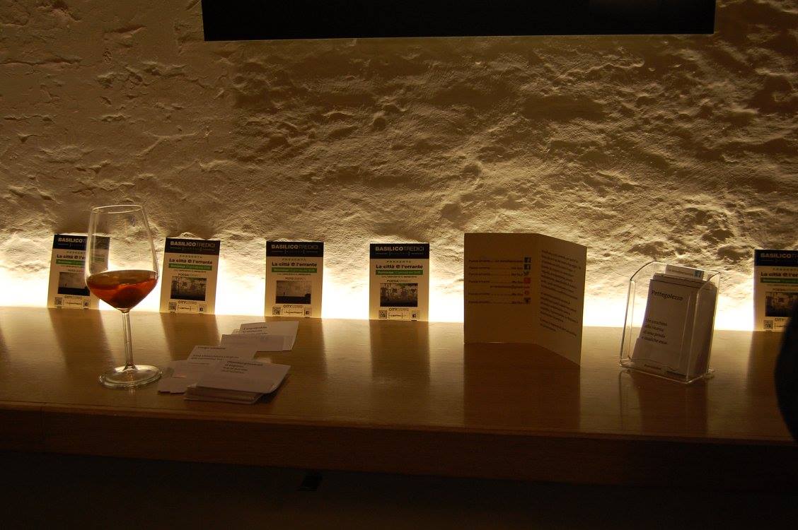 Un calice di vino e i Versi da bar trevigiani