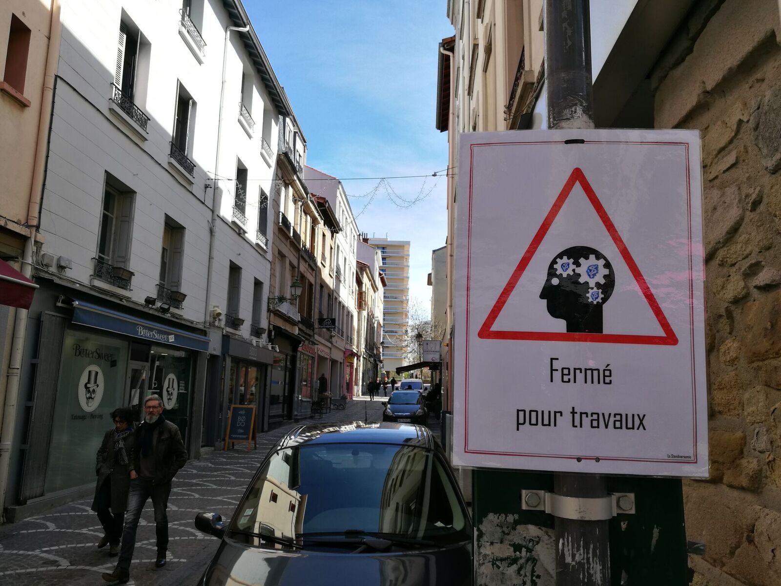 Fermé
