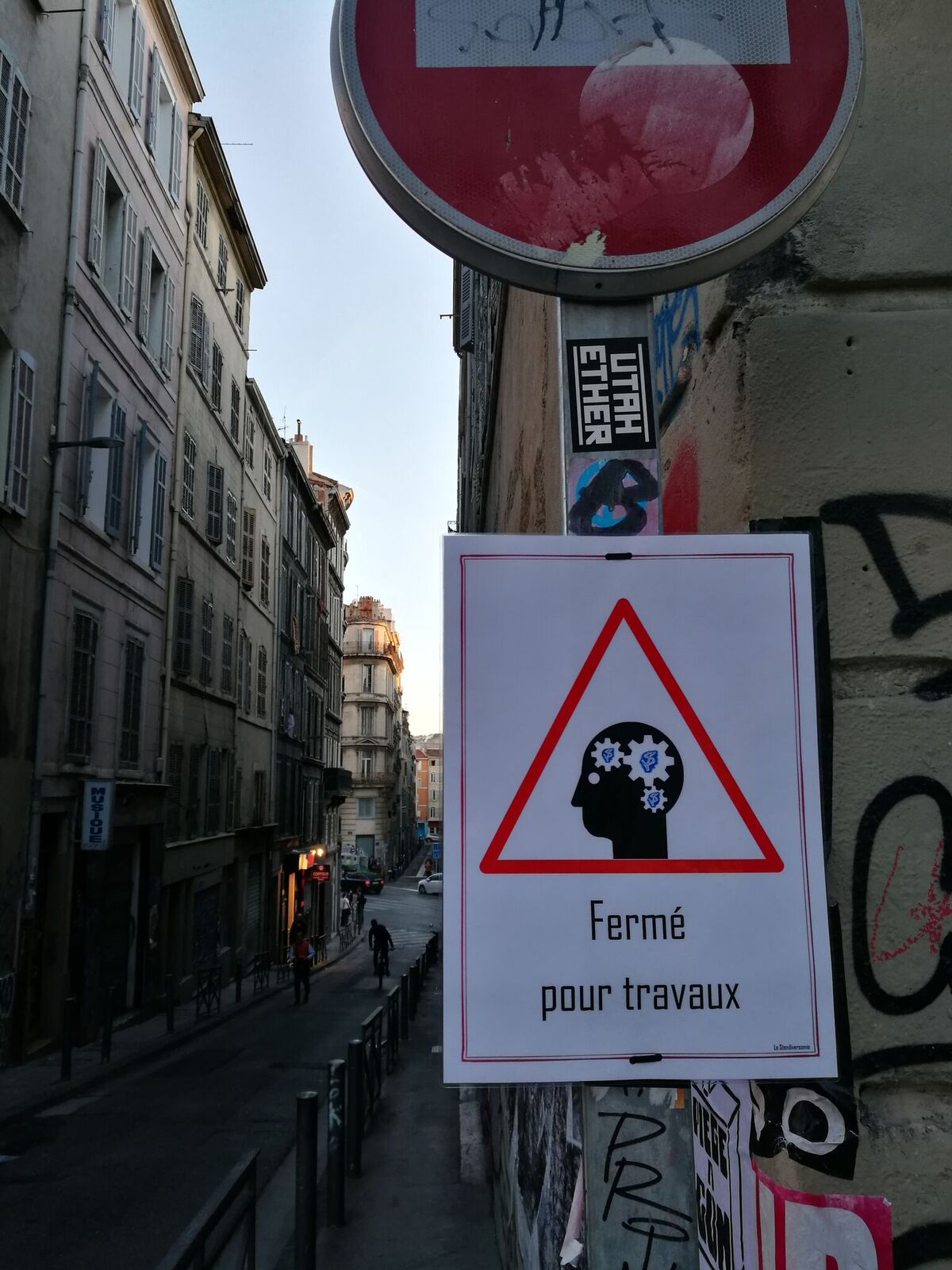 Fermé