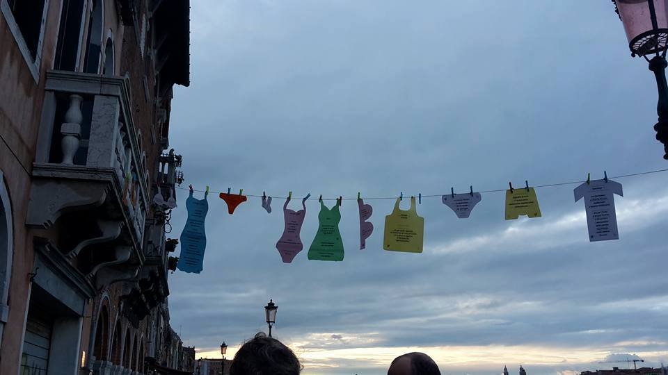 Bucato veneziano alla Giudecca presso la galleria Carrion