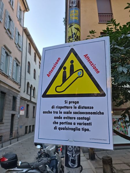 Scale mobili e immobili