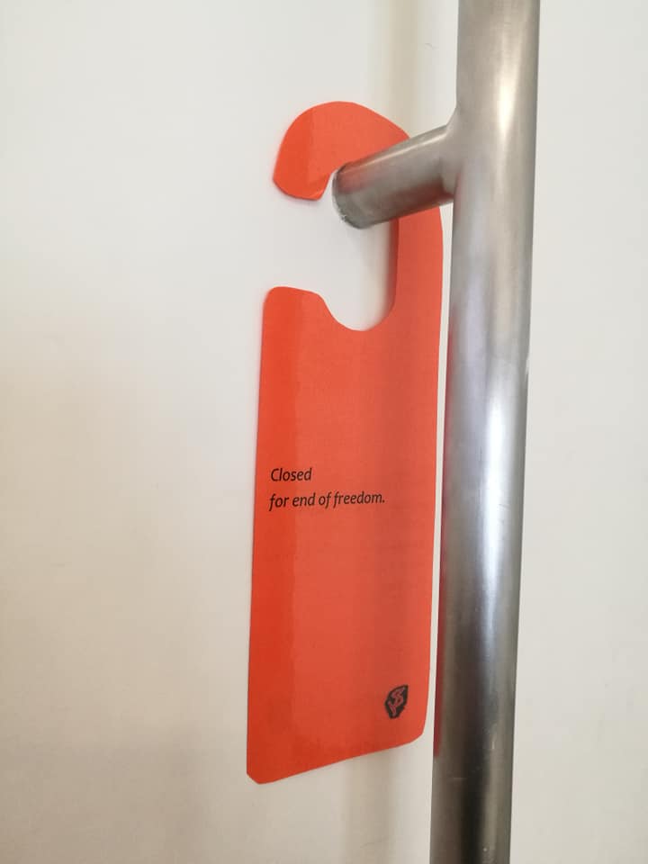 Distici all'Hamburger Bahnhof.